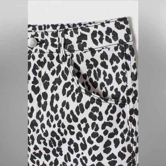 H&M Short Denim Skirt Women’s Size 6 US White Leopard 5-Pocket Raw Hem NWOT - Picture 5 of 8
